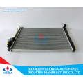 Radiador de alumínio de resfriamento eficaz para Toyota Sienna 05-06 em